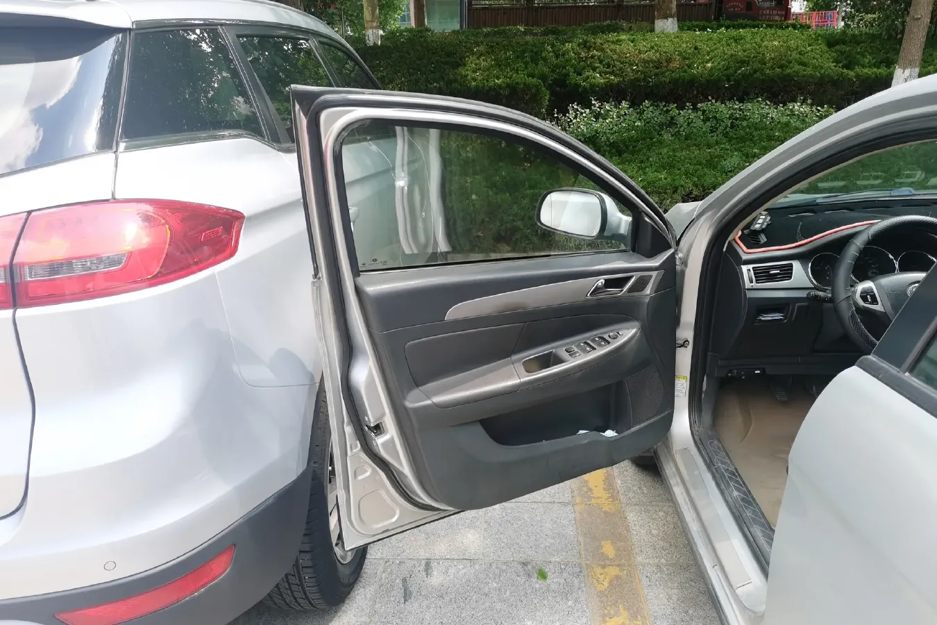 2012 DongFeng Aeolus H30 1.6L 106HP L4 5MT,autocango,china used car exporter,china ev exporter,chinese used car exporter,chinese used ev exporter