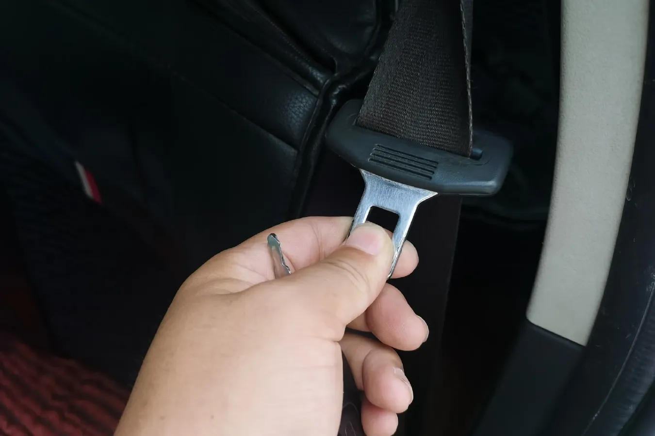 2012 DongFeng Aeolus H30 1.6L 106HP L4 5MT,autocango,china used car exporter,china ev exporter,chinese used car exporter,chinese used ev exporter