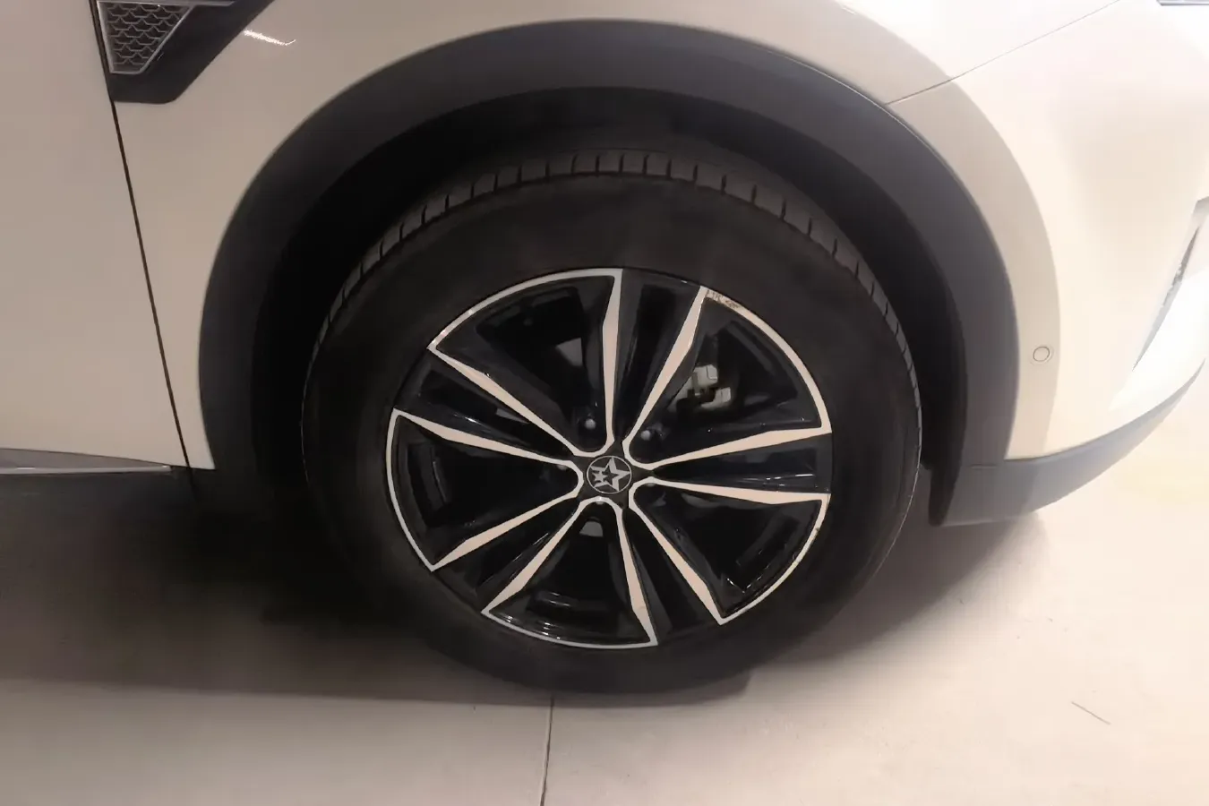 2020 Venucia Star 1.5T 190HP L4 7DCT,autocango,china used car exporter,china ev exporter,chinese used car exporter,chinese used ev exporter