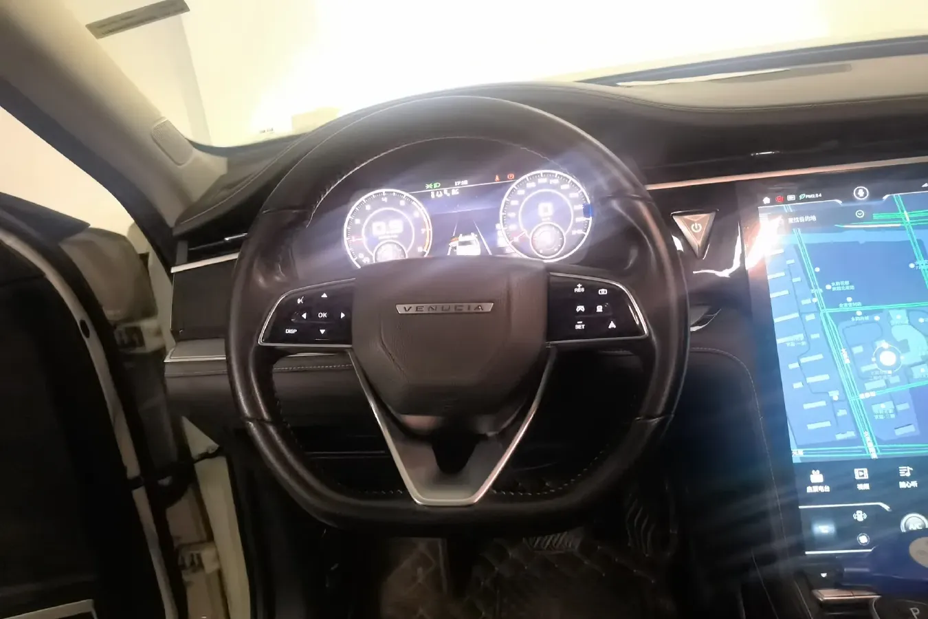 2020 Venucia Star 1.5T 190HP L4 7DCT,autocango,china used car exporter,china ev exporter,chinese used car exporter,chinese used ev exporter