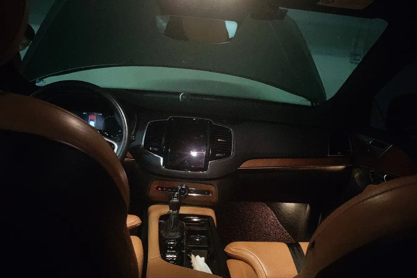 2017 Volvo XC90 2.0T 320HP L4 8AT,autocango,china used car exporter,china ev exporter,chinese used car exporter,chinese used ev exporter