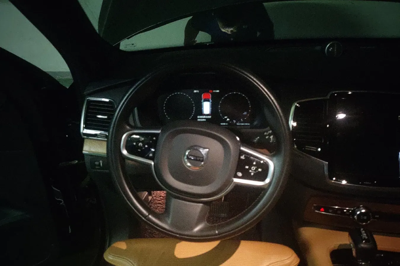 2017 Volvo XC90 2.0T 320HP L4 8AT,autocango,china used car exporter,china ev exporter,chinese used car exporter,chinese used ev exporter