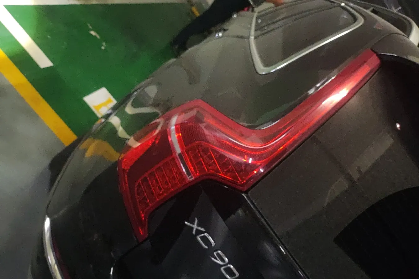 2017 Volvo XC90 2.0T 320HP L4 8AT,autocango,china used car exporter,china ev exporter,chinese used car exporter,chinese used ev exporter