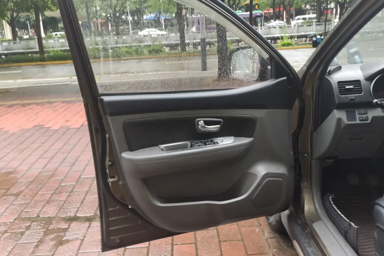 2013 FAW Senia S80 1.5L 109HP L4 5MT,autocango,china used car exporter,china ev exporter,chinese used car exporter,chinese used ev exporter