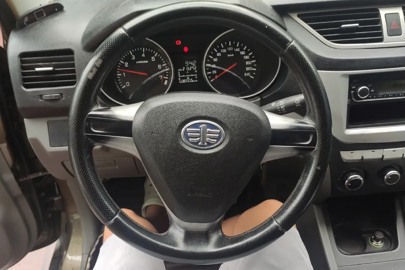 2013 FAW Senia S80 1.5L 109HP L4 5MT,autocango,china used car exporter,china ev exporter,chinese used car exporter,chinese used ev exporter