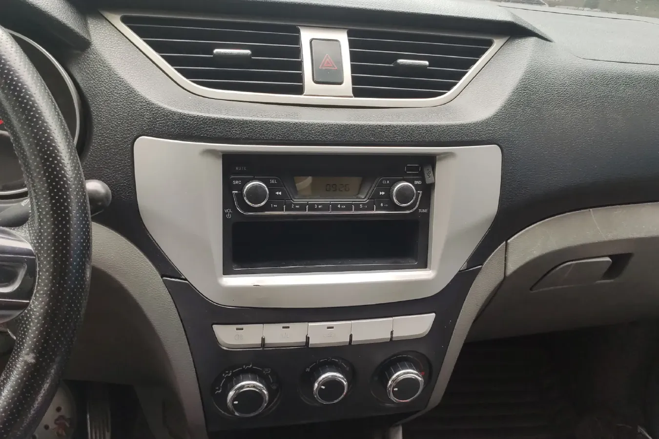 2013 FAW Senia S80 1.5L 109HP L4 5MT,autocango,china used car exporter,china ev exporter,chinese used car exporter,chinese used ev exporter