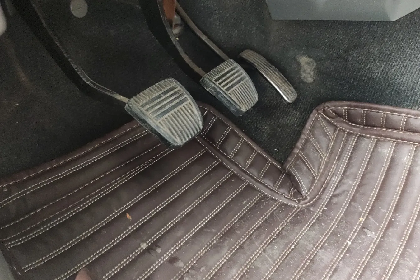 2013 FAW Senia S80 1.5L 109HP L4 5MT,autocango,china used car exporter,china ev exporter,chinese used car exporter,chinese used ev exporter