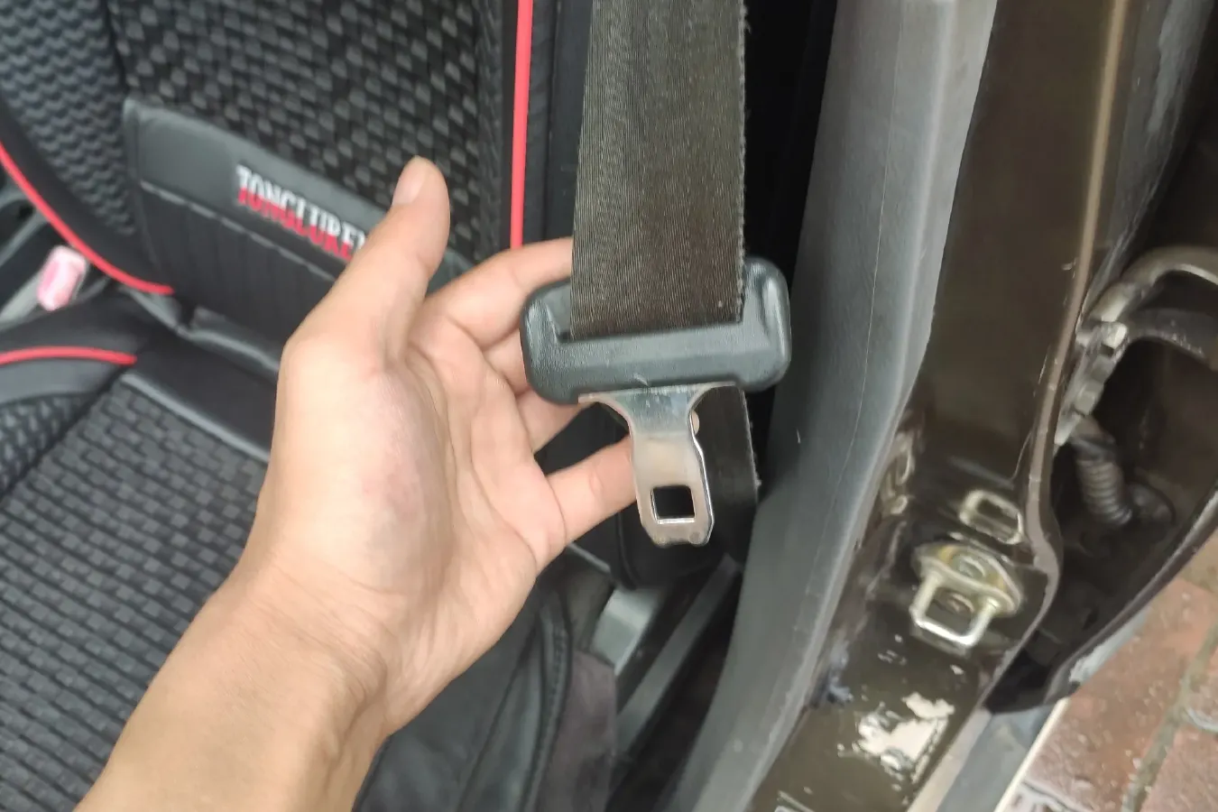 2013 FAW Senia S80 1.5L 109HP L4 5MT,autocango,china used car exporter,china ev exporter,chinese used car exporter,chinese used ev exporter