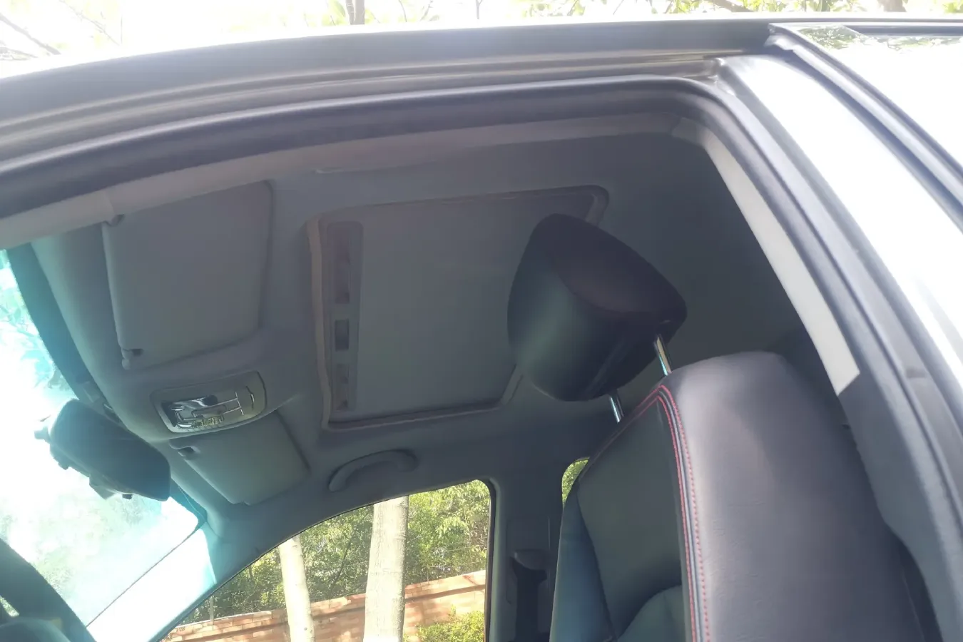 2012 Brilliance Auto V5 1.5T 136HP L4 5AT,autocango,china used car exporter,china ev exporter,chinese used car exporter,chinese used ev exporter