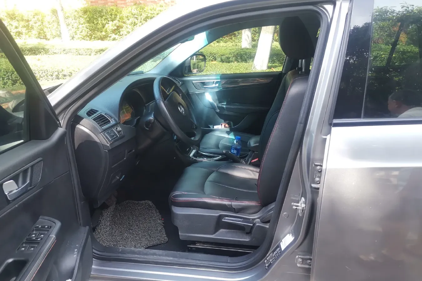 2012 Brilliance Auto V5 1.5T 136HP L4 5AT,autocango,china used car exporter,china ev exporter,chinese used car exporter,chinese used ev exporter