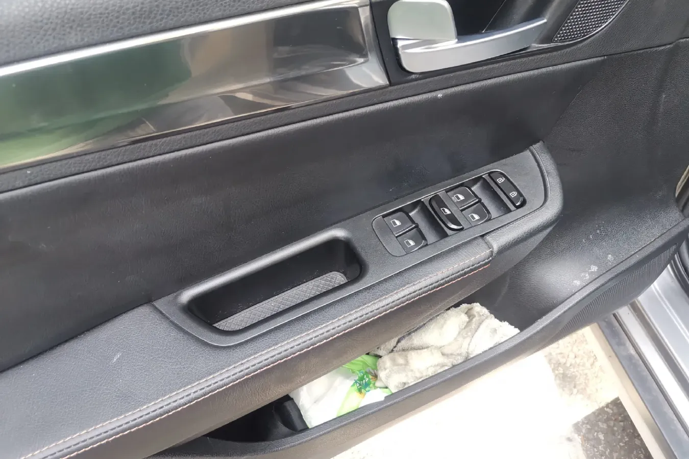 2012 Brilliance Auto V5 1.5T 136HP L4 5AT,autocango,china used car exporter,china ev exporter,chinese used car exporter,chinese used ev exporter