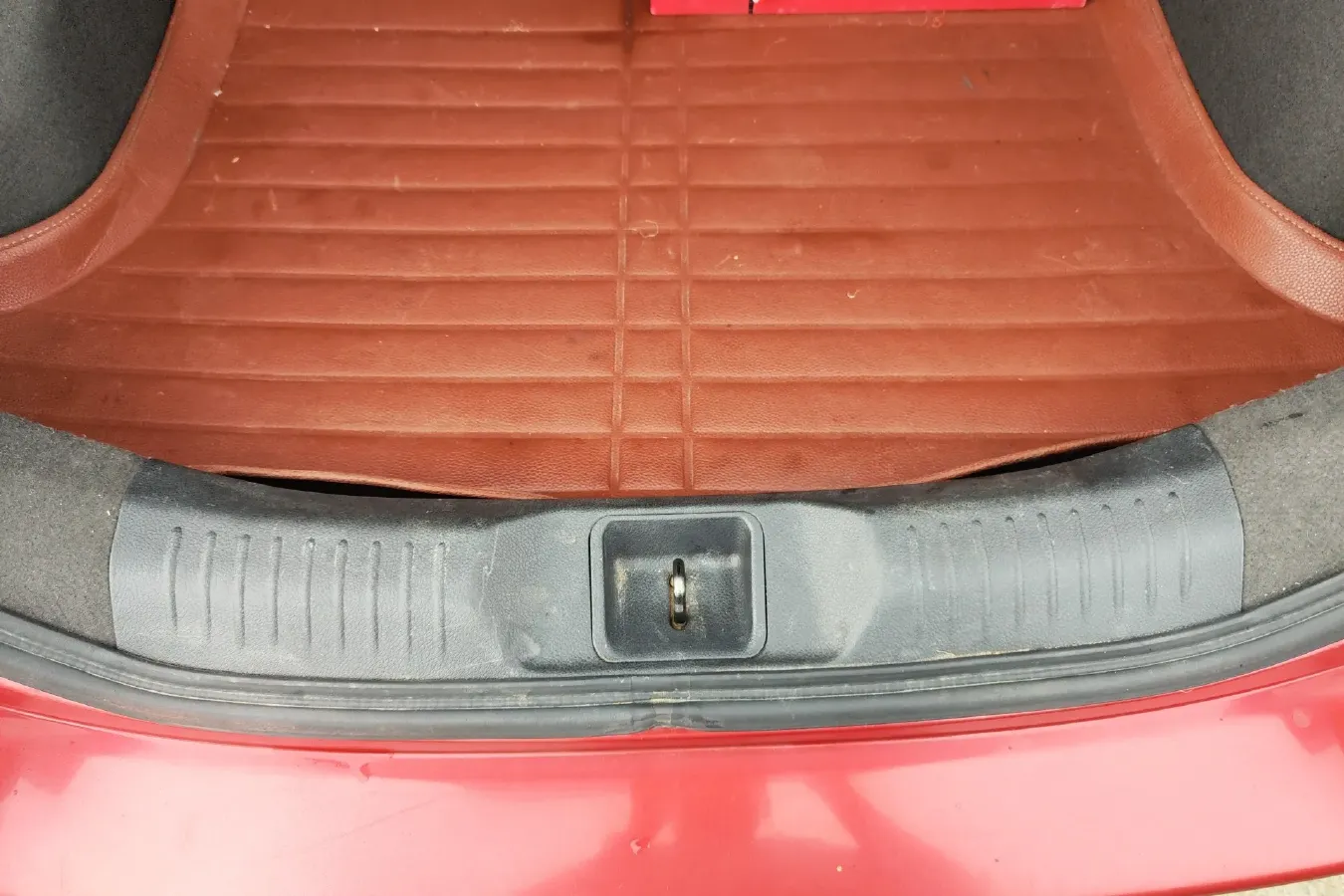 2015 Venucia R50 1.6L 117HP L4 4AT,autocango,china used car exporter,china ev exporter,chinese used car exporter,chinese used ev exporter