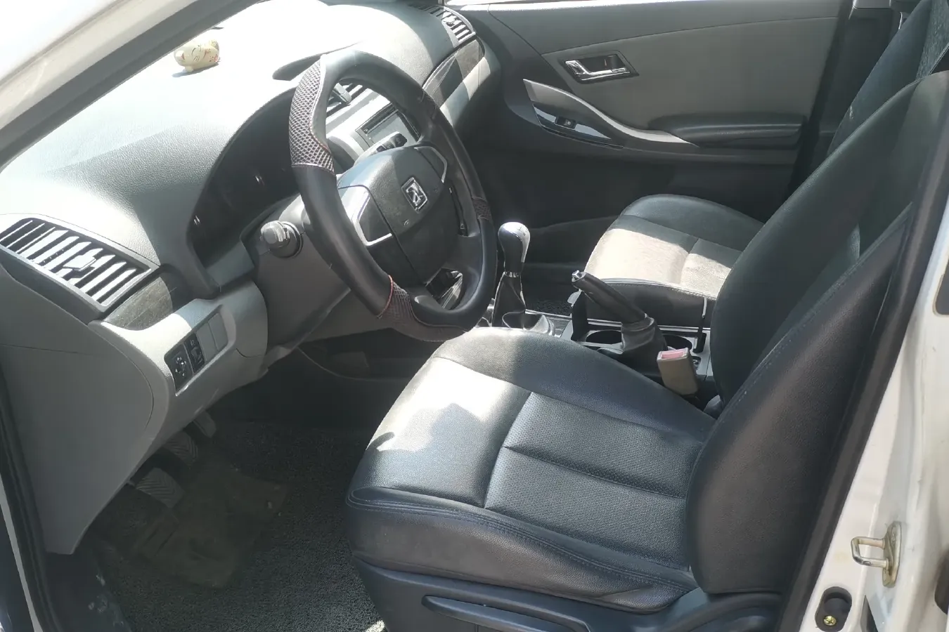 2012 Zotye Z300 1.5L 113HP L4 5MT,autocango,china used car exporter,china ev exporter,chinese used car exporter,chinese used ev exporter