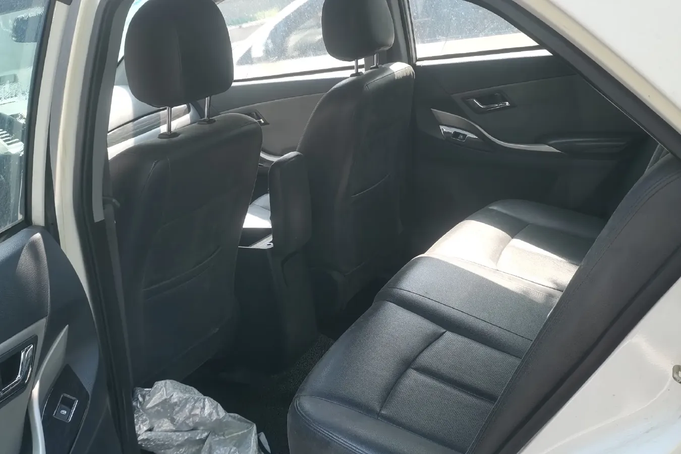 2012 Zotye Z300 1.5L 113HP L4 5MT,autocango,china used car exporter,china ev exporter,chinese used car exporter,chinese used ev exporter