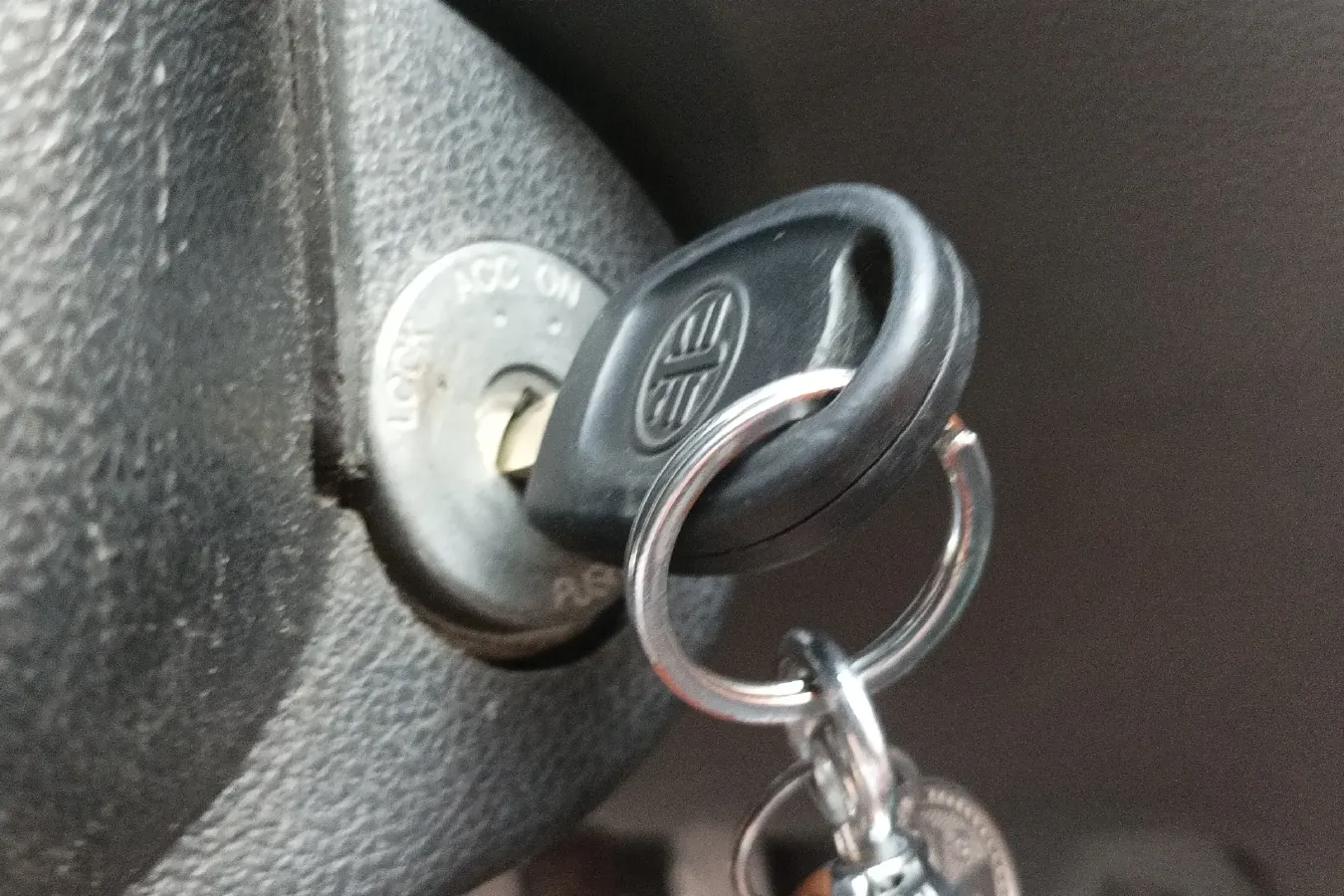 2014 FAW Senia S80 1.5L 109HP L4 5MT,autocango,china used car exporter,china ev exporter,chinese used car exporter,chinese used ev exporter