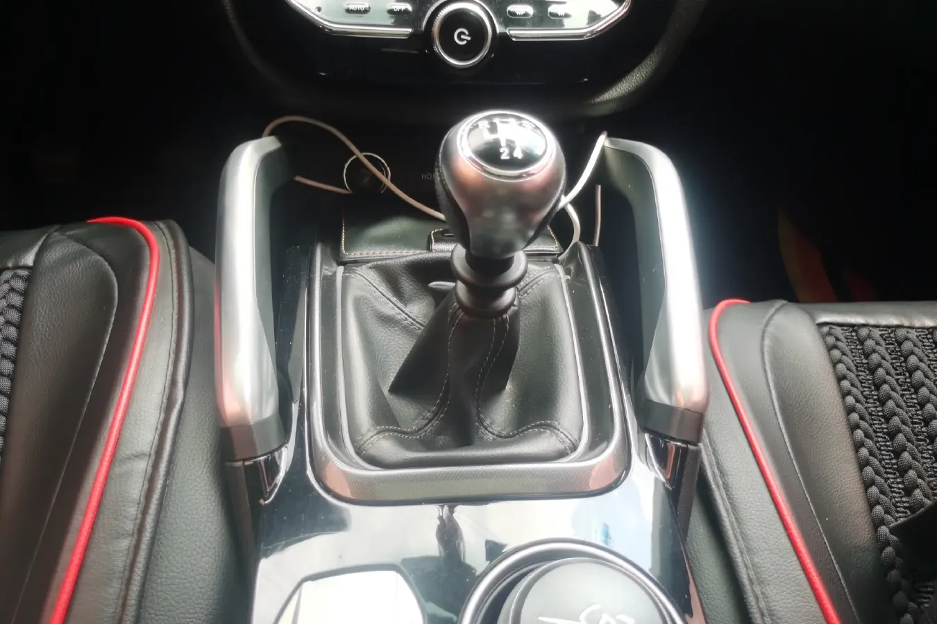 2017 Zotye SR7 1.5T 150HP L4 5MT,autocango,china used car exporter,china ev exporter,chinese used car exporter,chinese used ev exporter