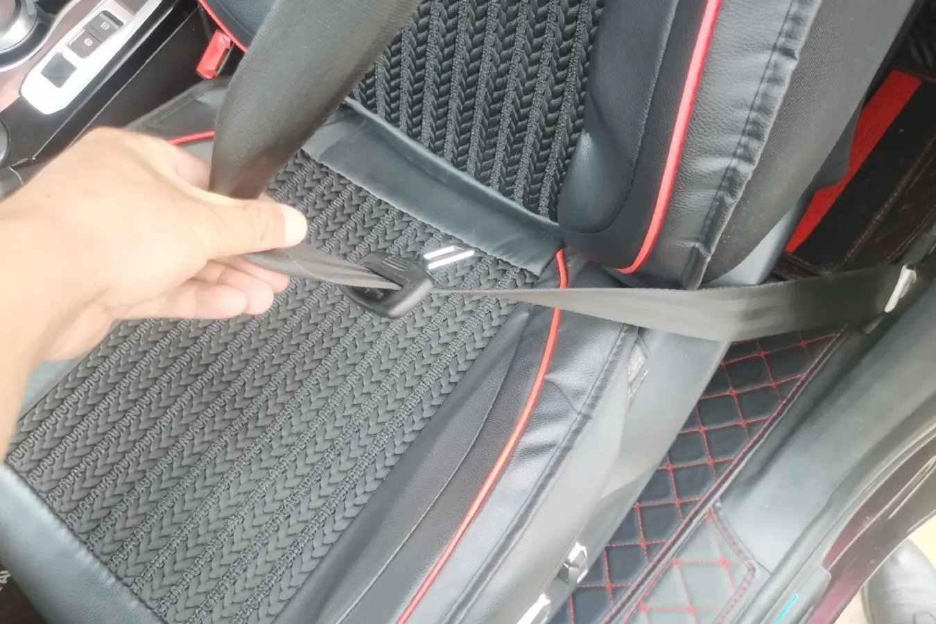 2017 Zotye SR7 1.5T 150HP L4 5MT,autocango,china used car exporter,china ev exporter,chinese used car exporter,chinese used ev exporter