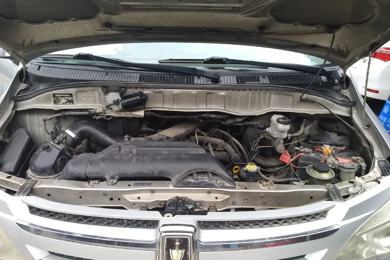 2010 JinBei Grace 2.7L 151HP L4 5MT,autocango,china used car exporter,china ev exporter,chinese used car exporter,chinese used ev exporter