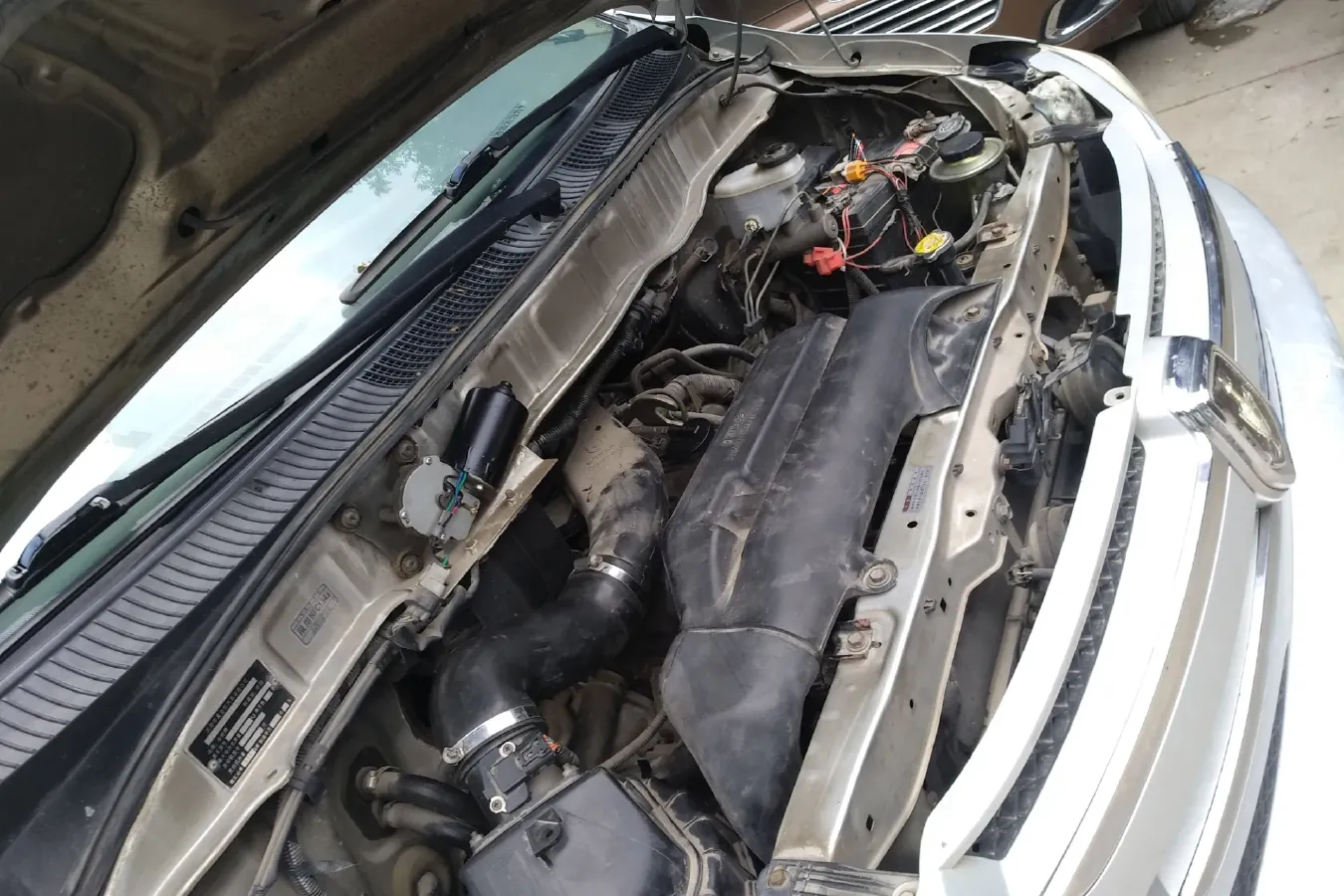 2010 JinBei Grace 2.7L 151HP L4 5MT,autocango,china used car exporter,china ev exporter,chinese used car exporter,chinese used ev exporter