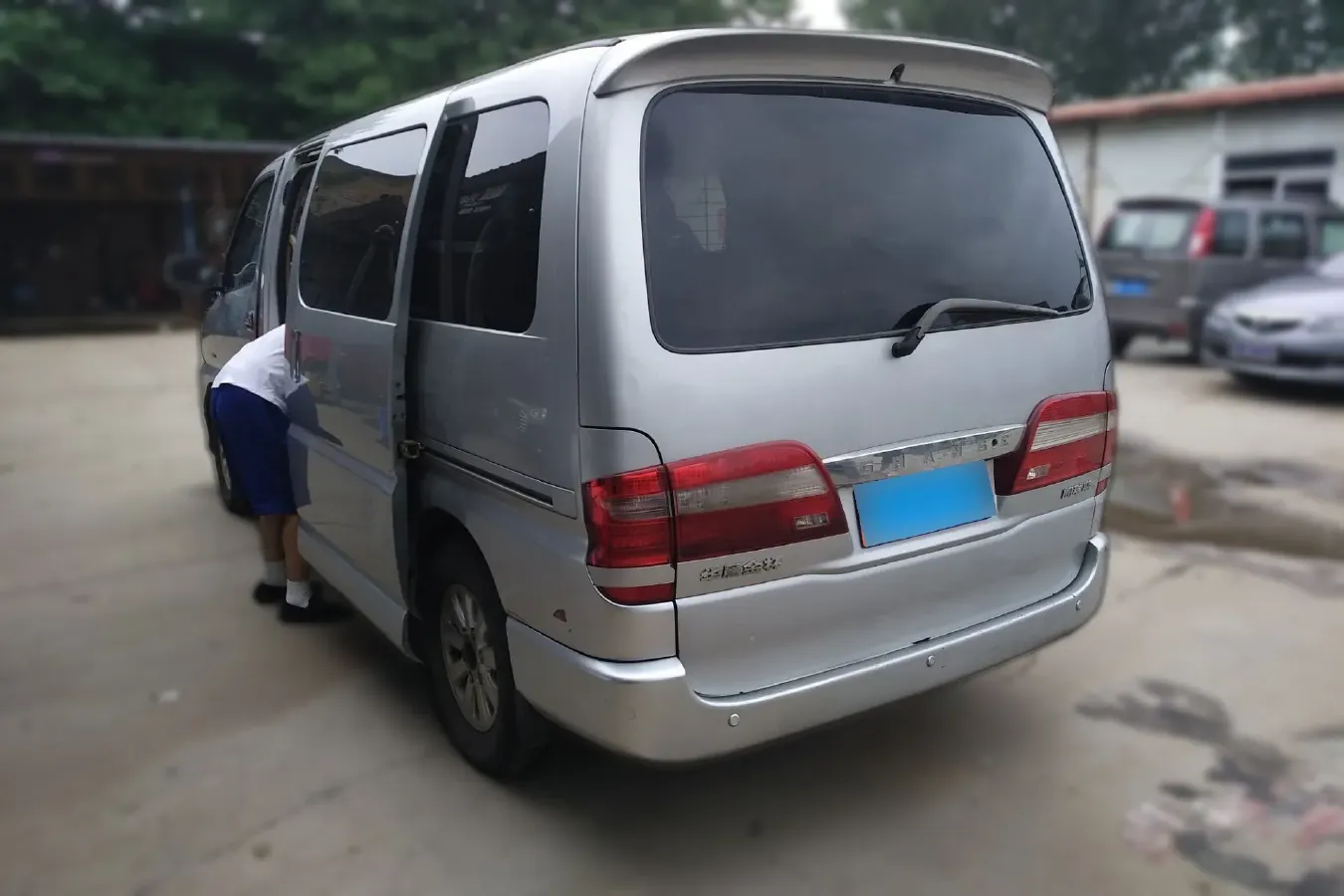 2010 JinBei Grace 2.7L 151HP L4 5MT,autocango,china used car exporter,china ev exporter,chinese used car exporter,chinese used ev exporter