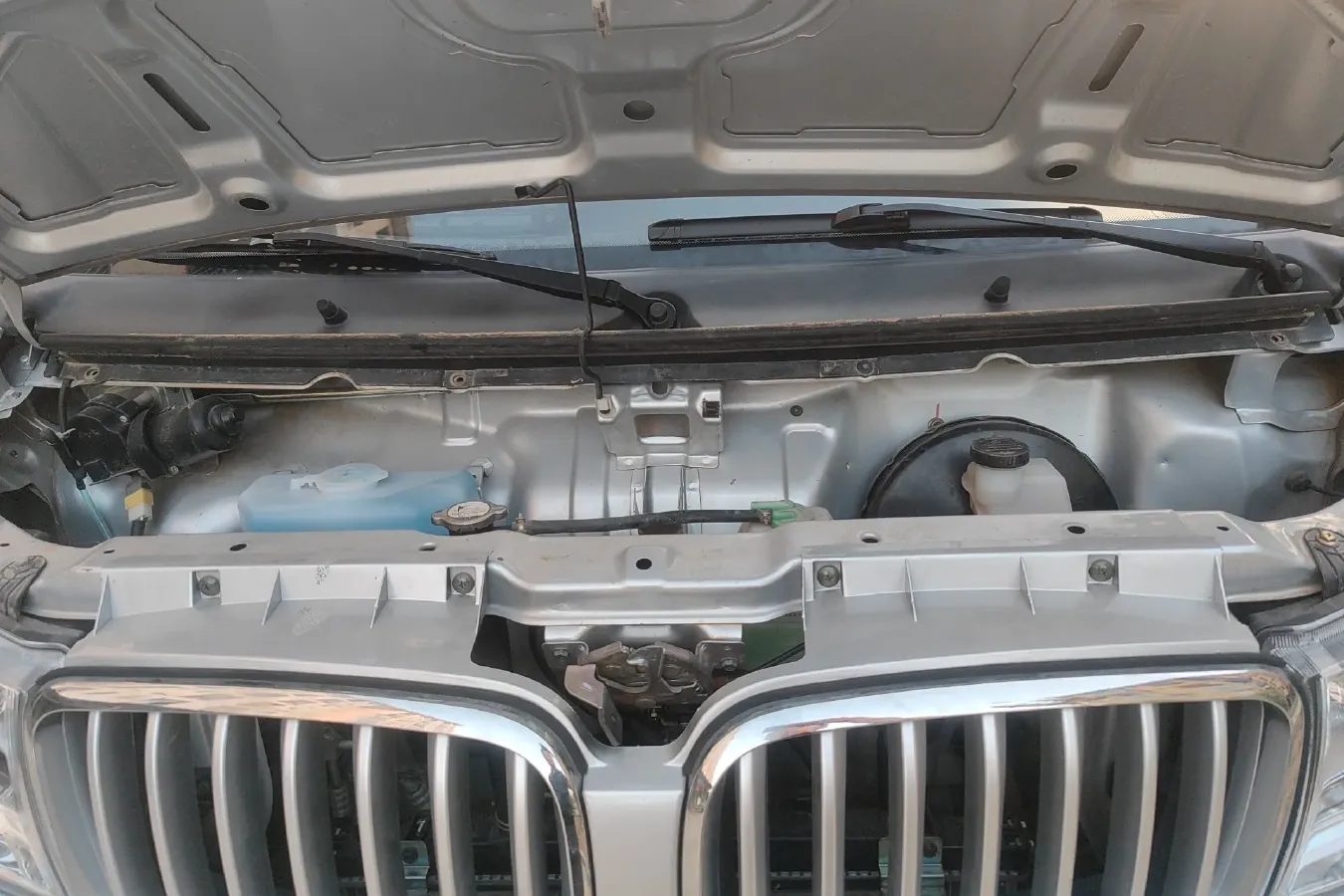 2018 JinBei T5 1.5L 109HP L4 5MT,autocango,china used car exporter,china ev exporter,chinese used car exporter,chinese used ev exporter