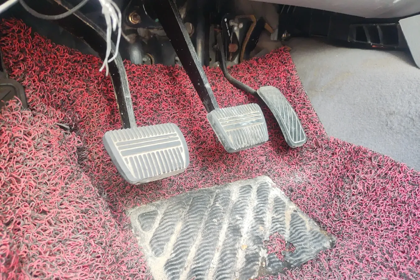 2009 HuangHai QiSheng F1 2.0L 122HP L4 5MT,autocango,china used car exporter,china ev exporter,chinese used car exporter,chinese used ev exporter