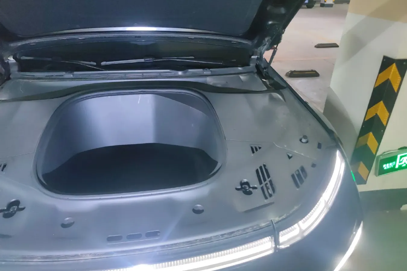 2022 Xpeng P7 BEV 77.9KWH,autocango,china used car exporter,china ev exporter,chinese used car exporter,chinese used ev exporter