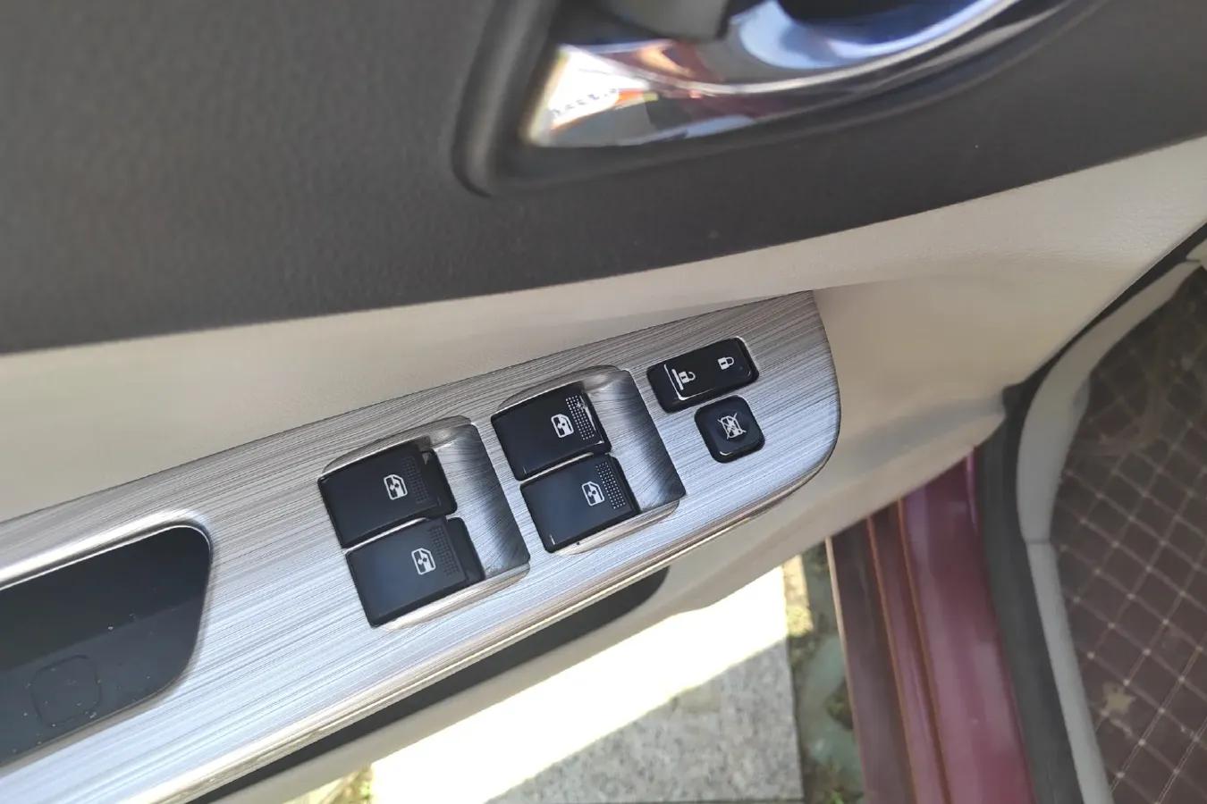 2016 DongFeng Forthing S500 1.5L 120HP L4 5MT,autocango,china used car exporter,china ev exporter,chinese used car exporter,chinese used ev exporter