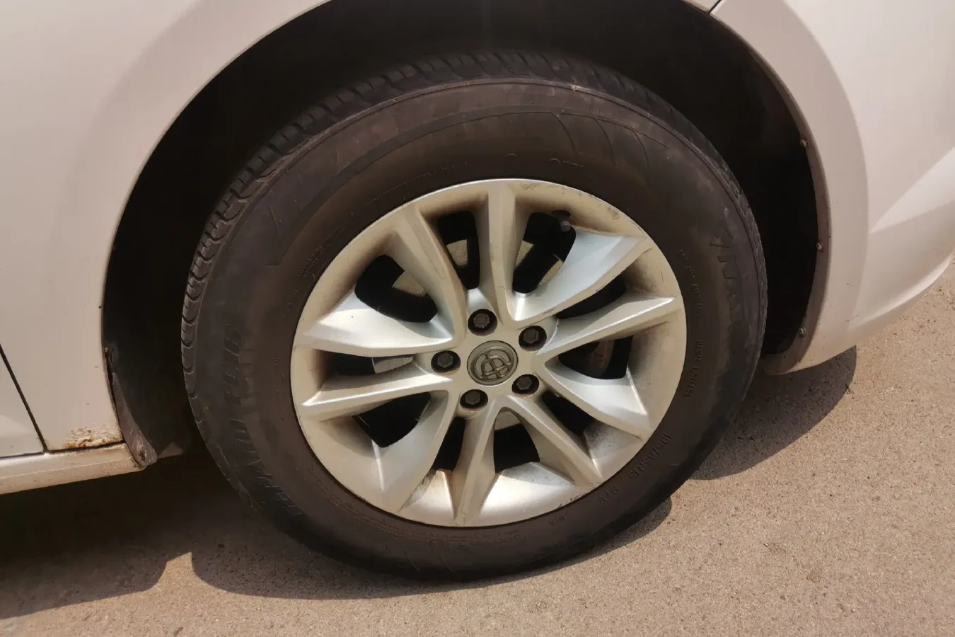 2013 Brilliance Auto H330 1.5L 105HP L4 5MT,autocango,china used car exporter,china ev exporter,chinese used car exporter,chinese used ev exporter