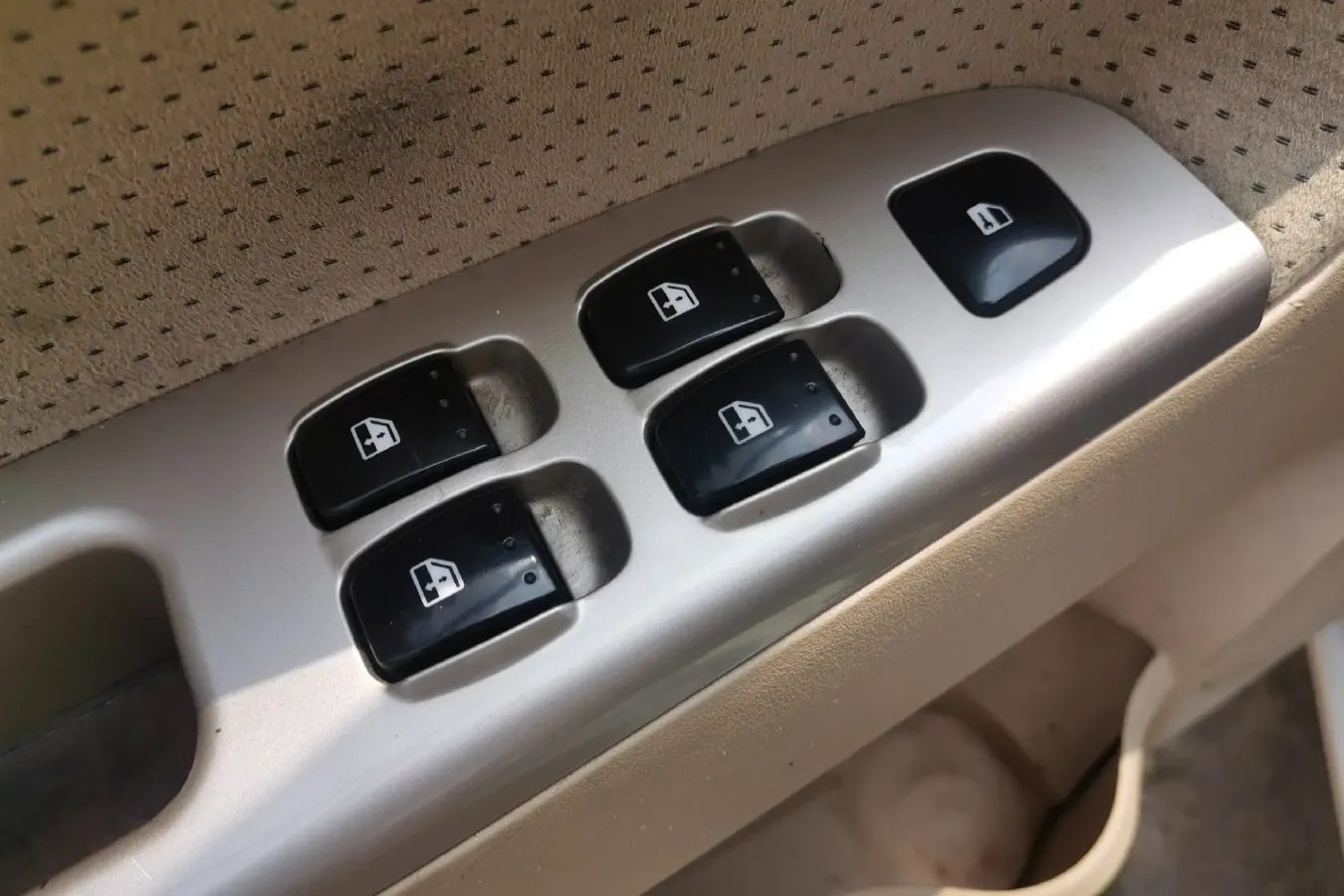 2013 Brilliance Auto H330 1.5L 105HP L4 5MT,autocango,china used car exporter,china ev exporter,chinese used car exporter,chinese used ev exporter