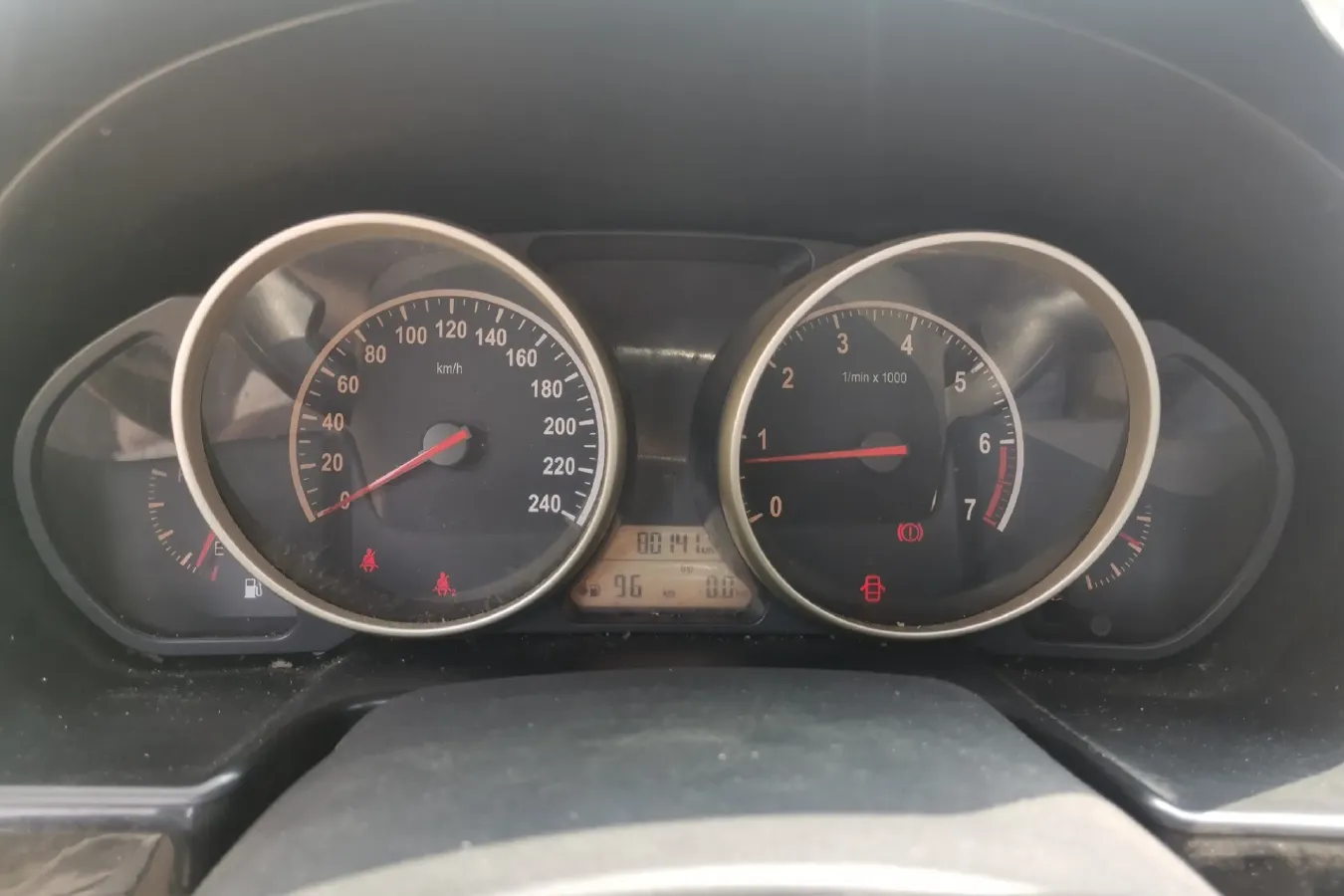 2013 Brilliance Auto H330 1.5L 105HP L4 5MT,autocango,china used car exporter,china ev exporter,chinese used car exporter,chinese used ev exporter