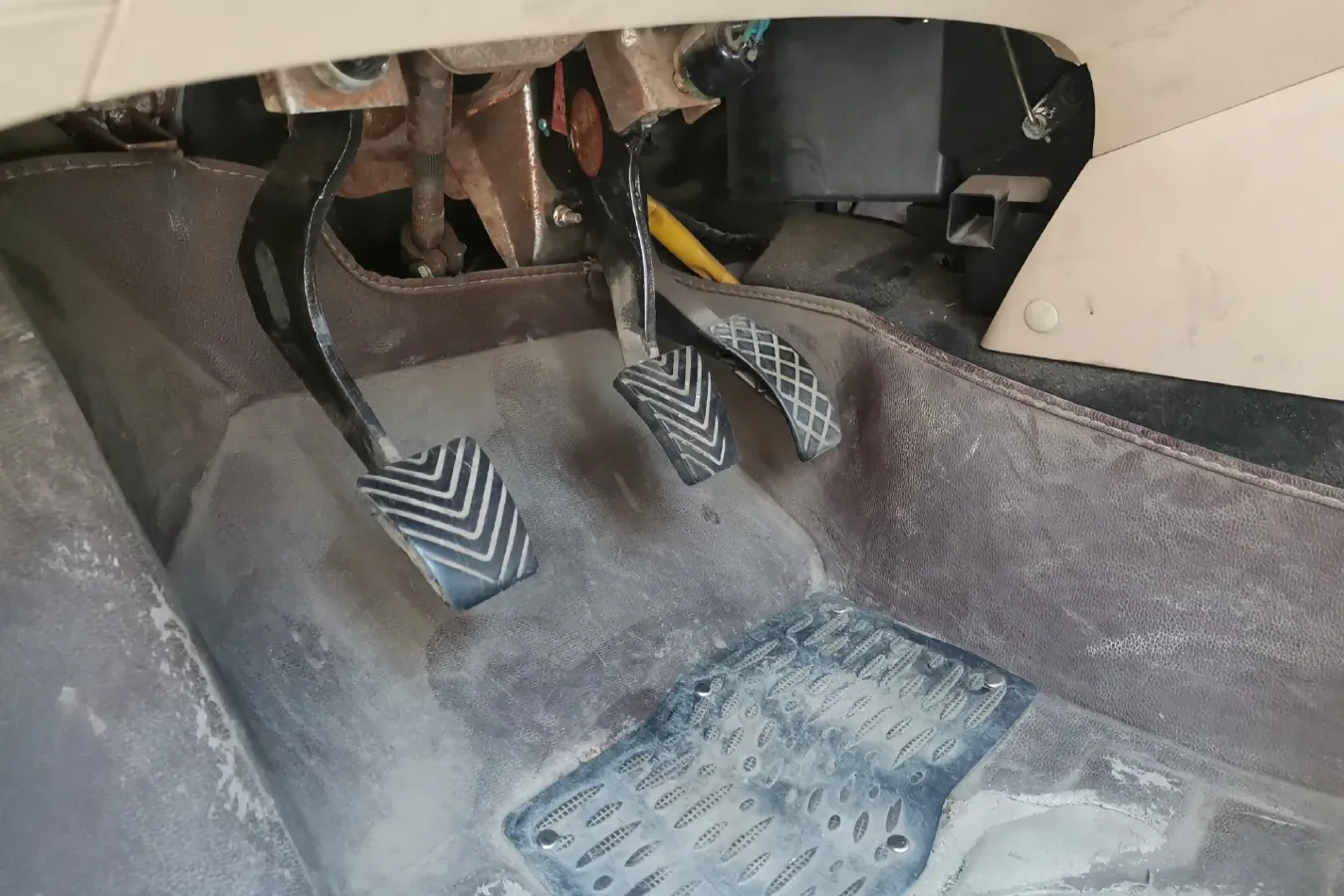 2013 Brilliance Auto H330 1.5L 105HP L4 5MT,autocango,china used car exporter,china ev exporter,chinese used car exporter,chinese used ev exporter