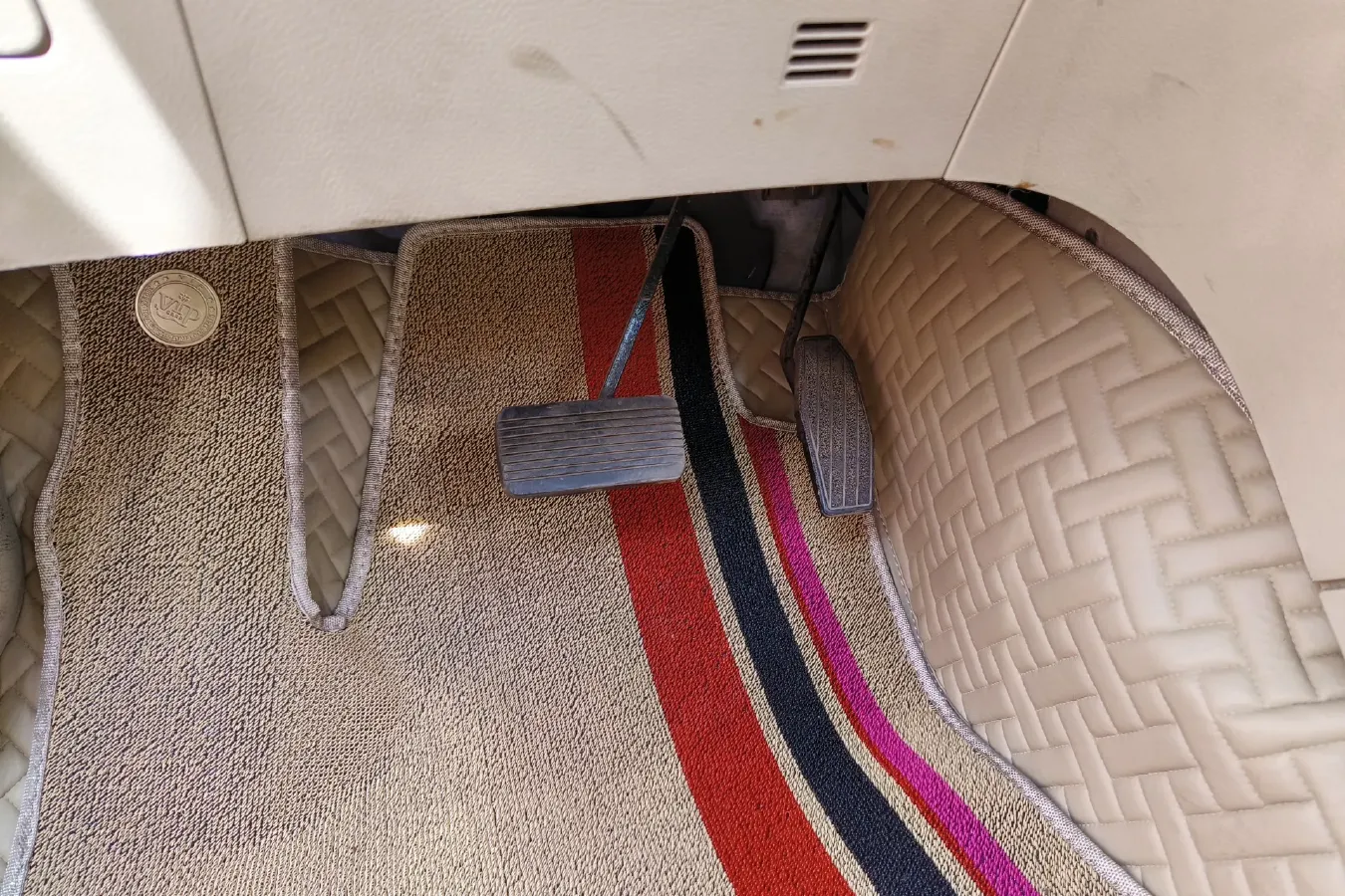 2012 HaiMa Family 1.6L 120HP L4 CVT,autocango,china used car exporter,china ev exporter,chinese used car exporter,chinese used ev exporter