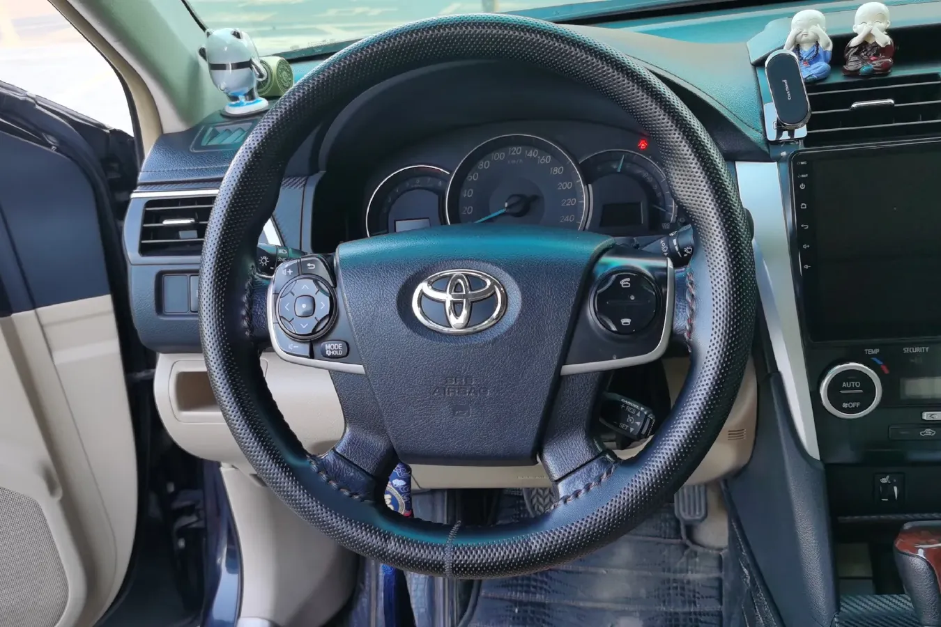 2012 Toyota Camry 2.5L 184HP L4 6AT,autocango,china used car exporter,china ev exporter,chinese used car exporter,chinese used ev exporter