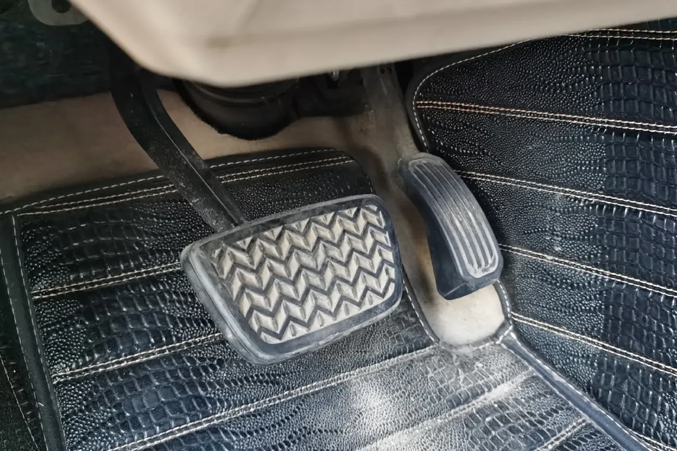 2012 Toyota Camry 2.5L 184HP L4 6AT,autocango,china used car exporter,china ev exporter,chinese used car exporter,chinese used ev exporter