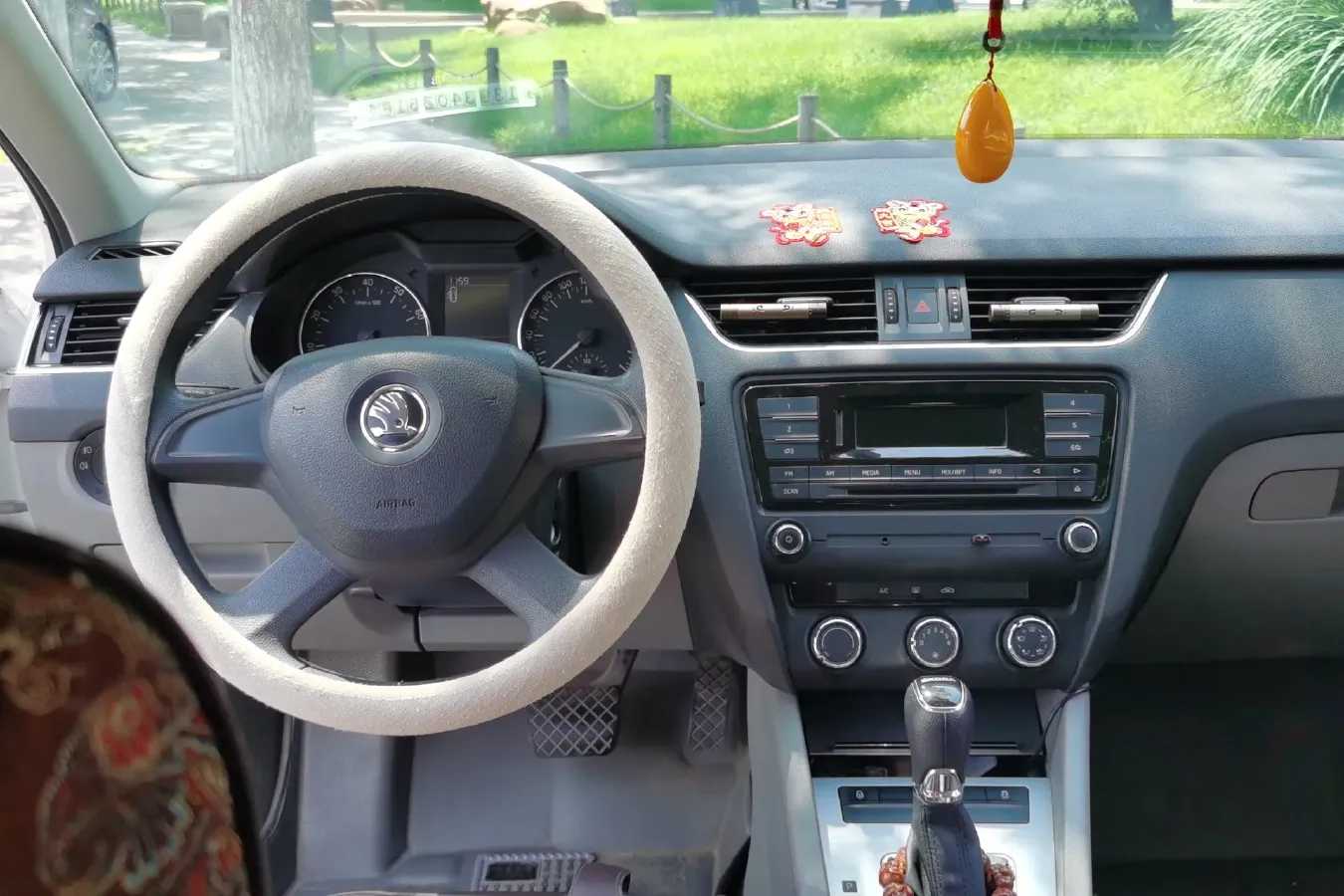 2015 Skoda Octavia 1.6L 110HP L4 6AT,autocango,china used car exporter,china ev exporter,chinese used car exporter,chinese used ev exporter