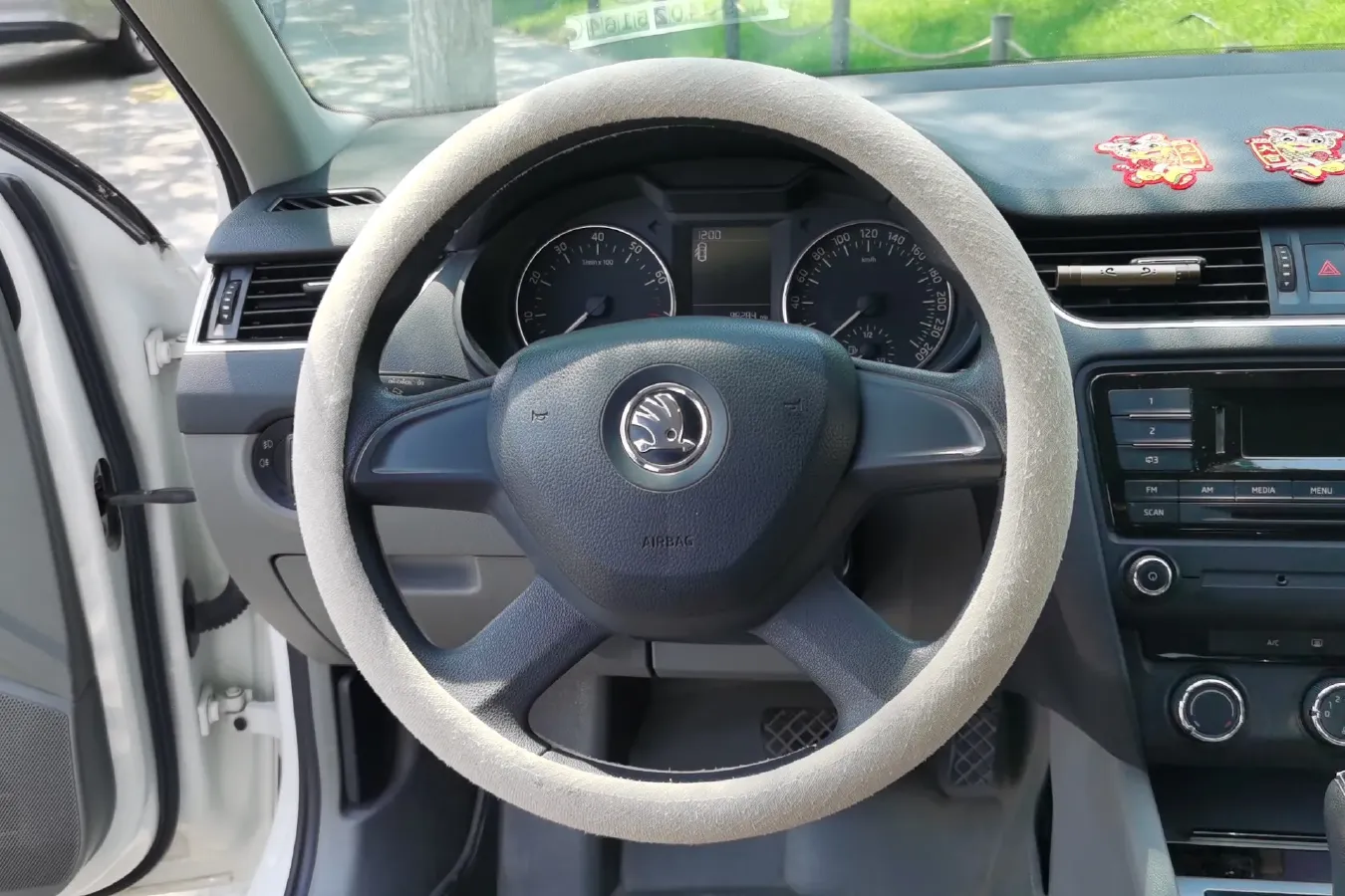 2015 Skoda Octavia 1.6L 110HP L4 6AT,autocango,china used car exporter,china ev exporter,chinese used car exporter,chinese used ev exporter