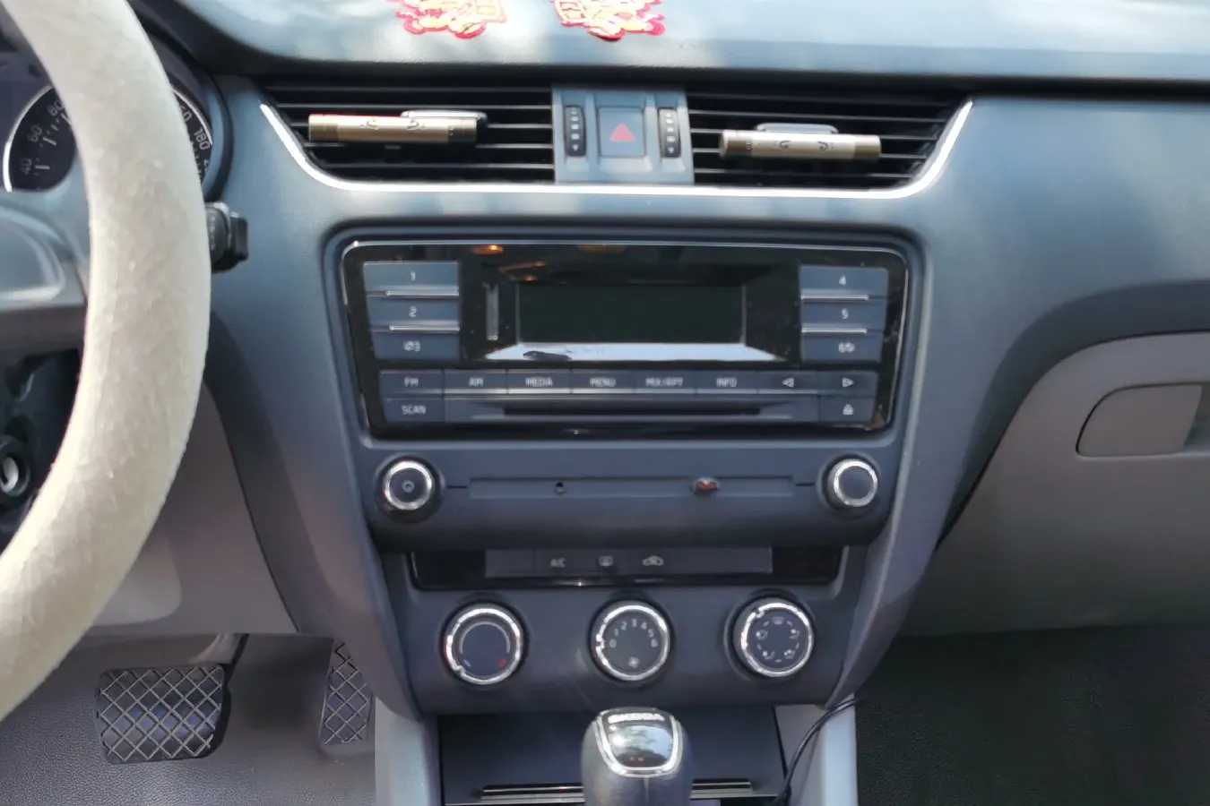 2015 Skoda Octavia 1.6L 110HP L4 6AT,autocango,china used car exporter,china ev exporter,chinese used car exporter,chinese used ev exporter