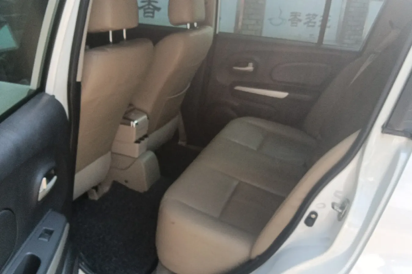 2013 Venucia R50 1.6L 117HP L4 4AT,autocango,china used car exporter,china ev exporter,chinese used car exporter,chinese used ev exporter