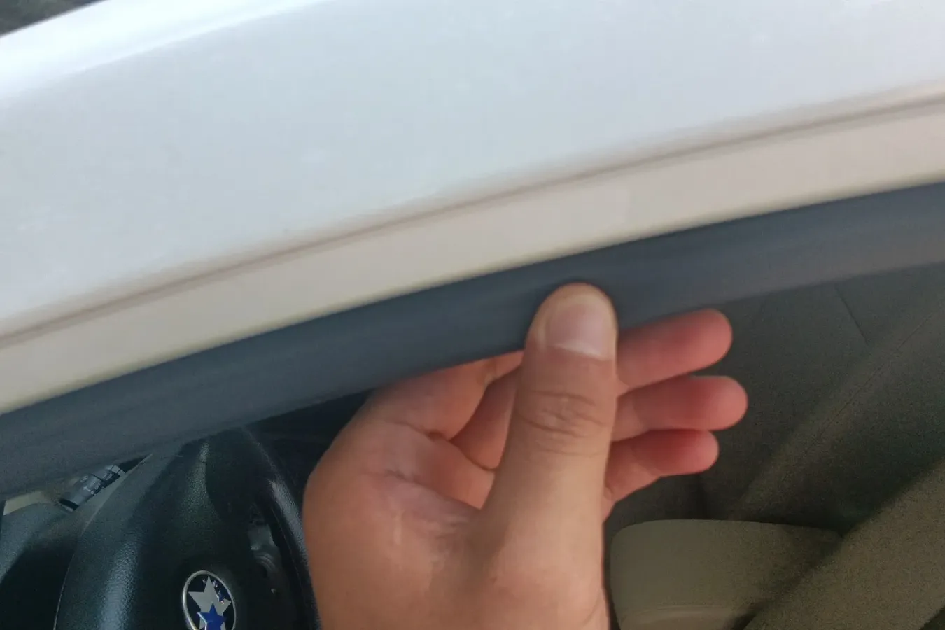 2013 Venucia R50 1.6L 117HP L4 4AT,autocango,china used car exporter,china ev exporter,chinese used car exporter,chinese used ev exporter