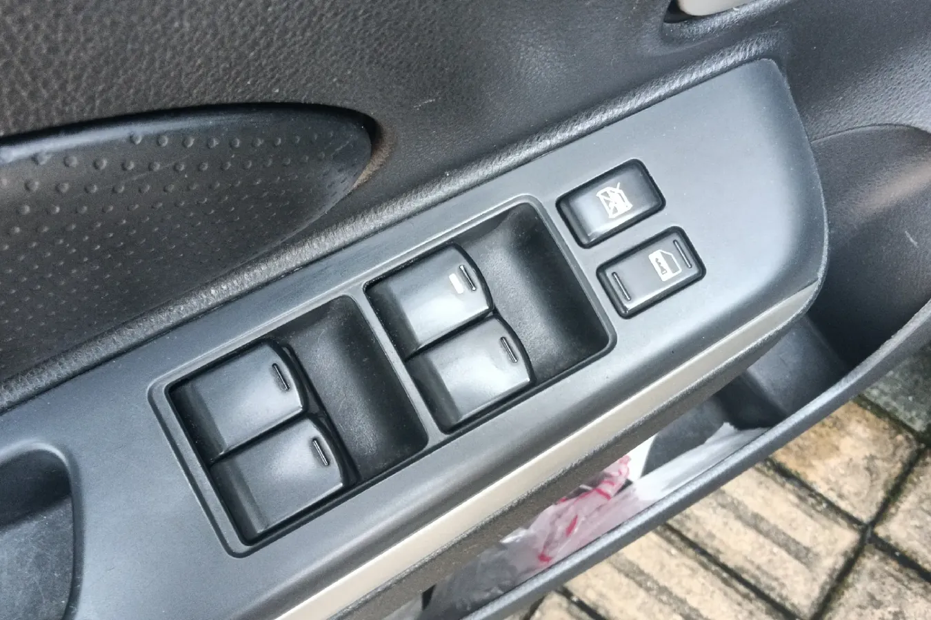 2013 Venucia R50 1.6L 117HP L4 4AT,autocango,china used car exporter,china ev exporter,chinese used car exporter,chinese used ev exporter