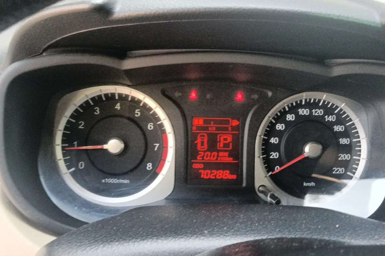 2013 Venucia R50 1.6L 117HP L4 4AT,autocango,china used car exporter,china ev exporter,chinese used car exporter,chinese used ev exporter