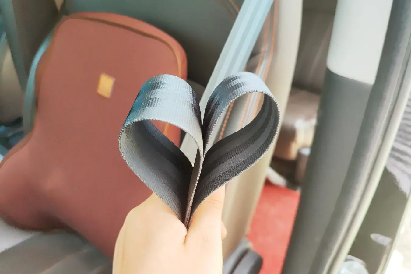 2021 DongFeng Forthing LingZhi Plus 2.0L 133HP L4 6MT,autocango,china used car exporter,china ev exporter,chinese used car exporter,chinese used ev exporter