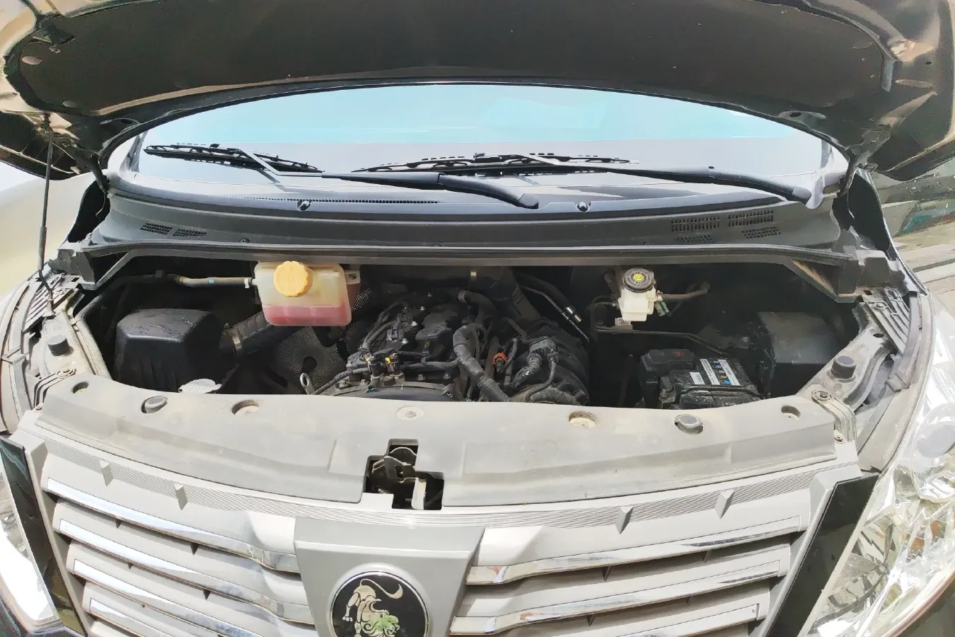 2021 DongFeng Forthing LingZhi Plus 2.0L 133HP L4 6MT,autocango,china used car exporter,china ev exporter,chinese used car exporter,chinese used ev exporter