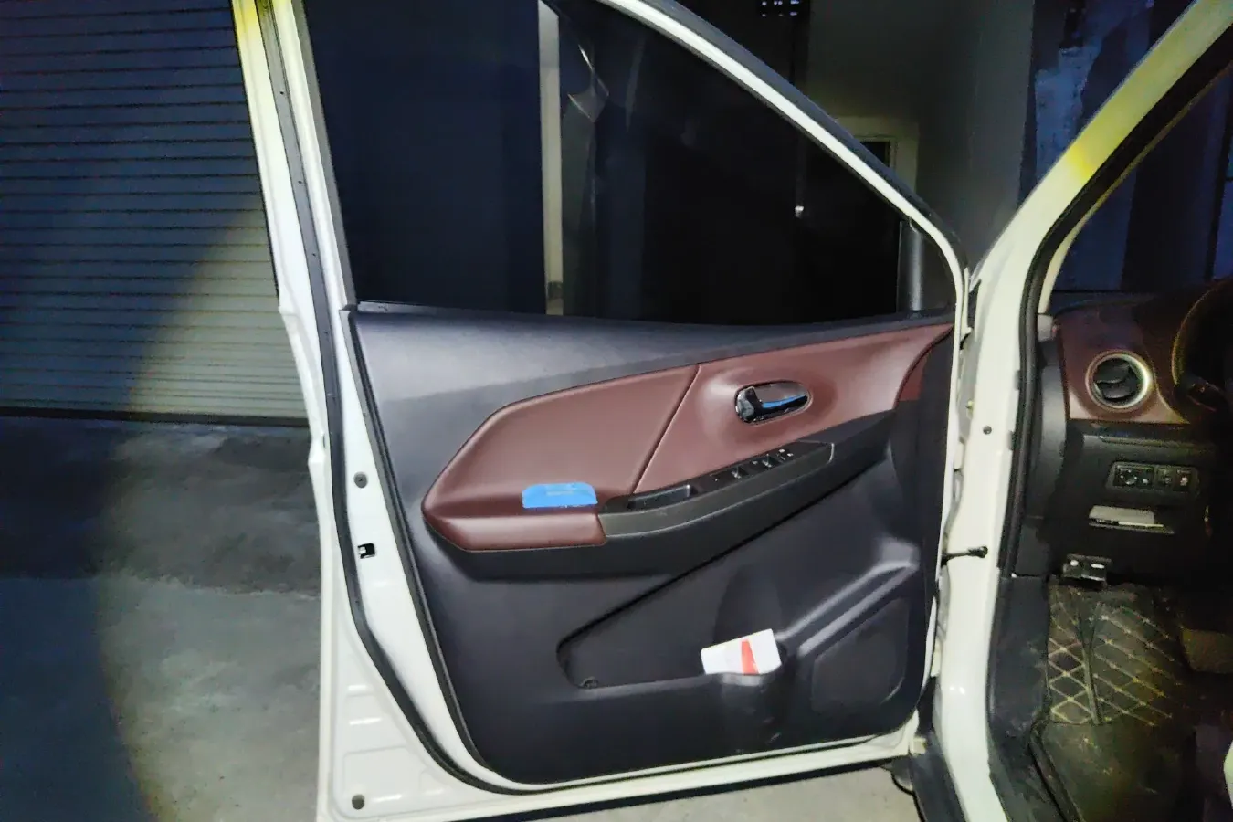 2017 Venucia M50V 1.6L 124HP L4 CVT,autocango,china used car exporter,china ev exporter,chinese used car exporter,chinese used ev exporter