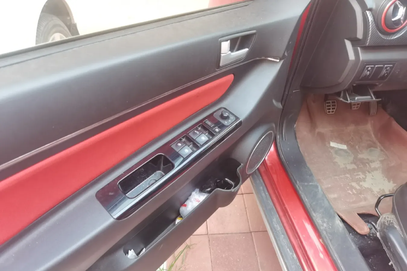 2015 BeiJing Auto Senova X25 1.5L 116HP L4 5MT,autocango,china used car exporter,china ev exporter,chinese used car exporter,chinese used ev exporter