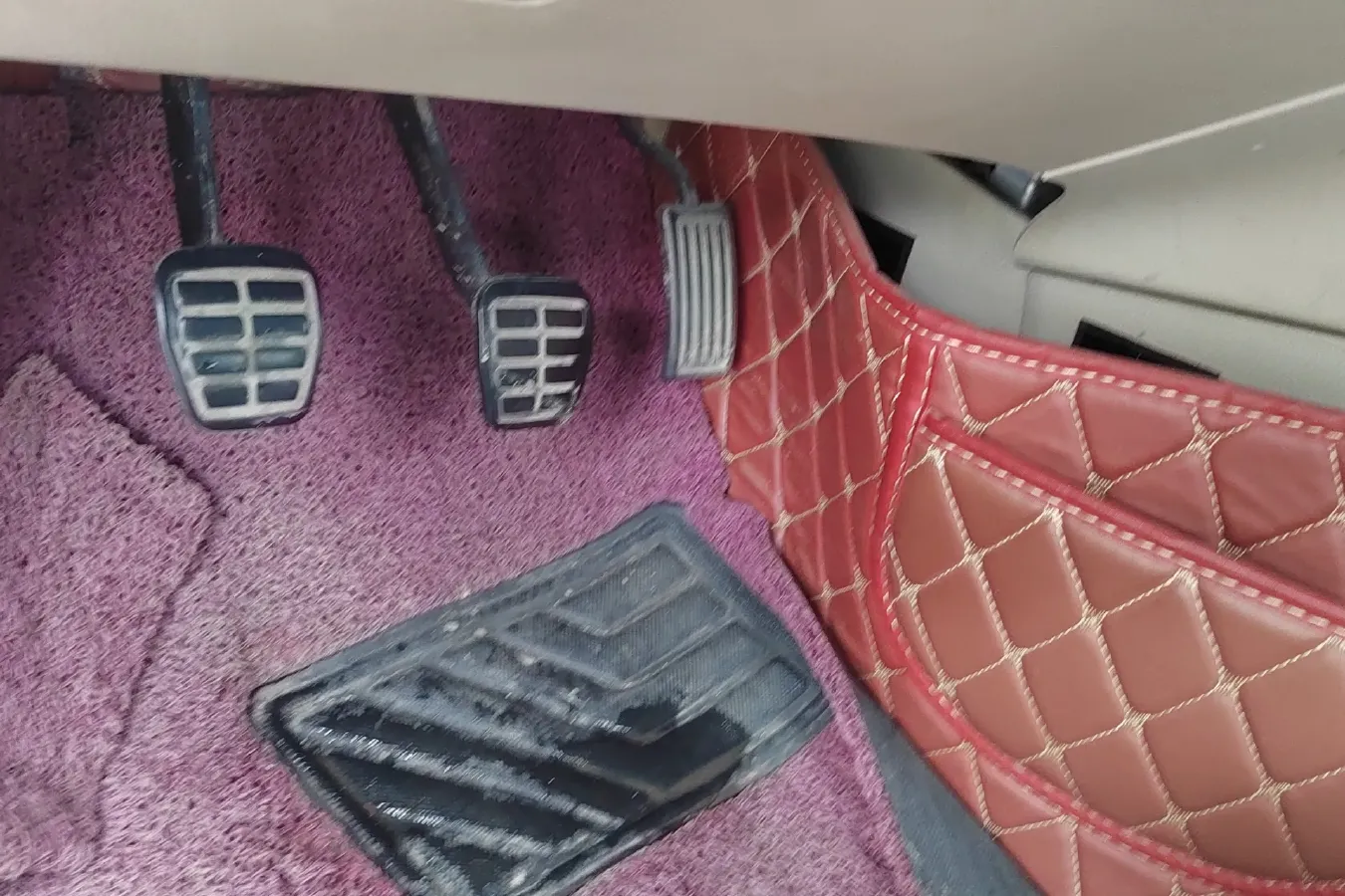 2011 Chery E5 1.5L 109HP L4 5MT,autocango,china used car exporter,china ev exporter,chinese used car exporter,chinese used ev exporter