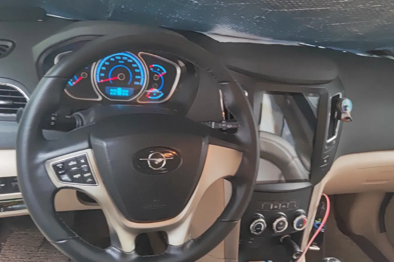 2013 HaiMa S7 2.0L 150HP L4 5MT,autocango,china used car exporter,china ev exporter,chinese used car exporter,chinese used ev exporter