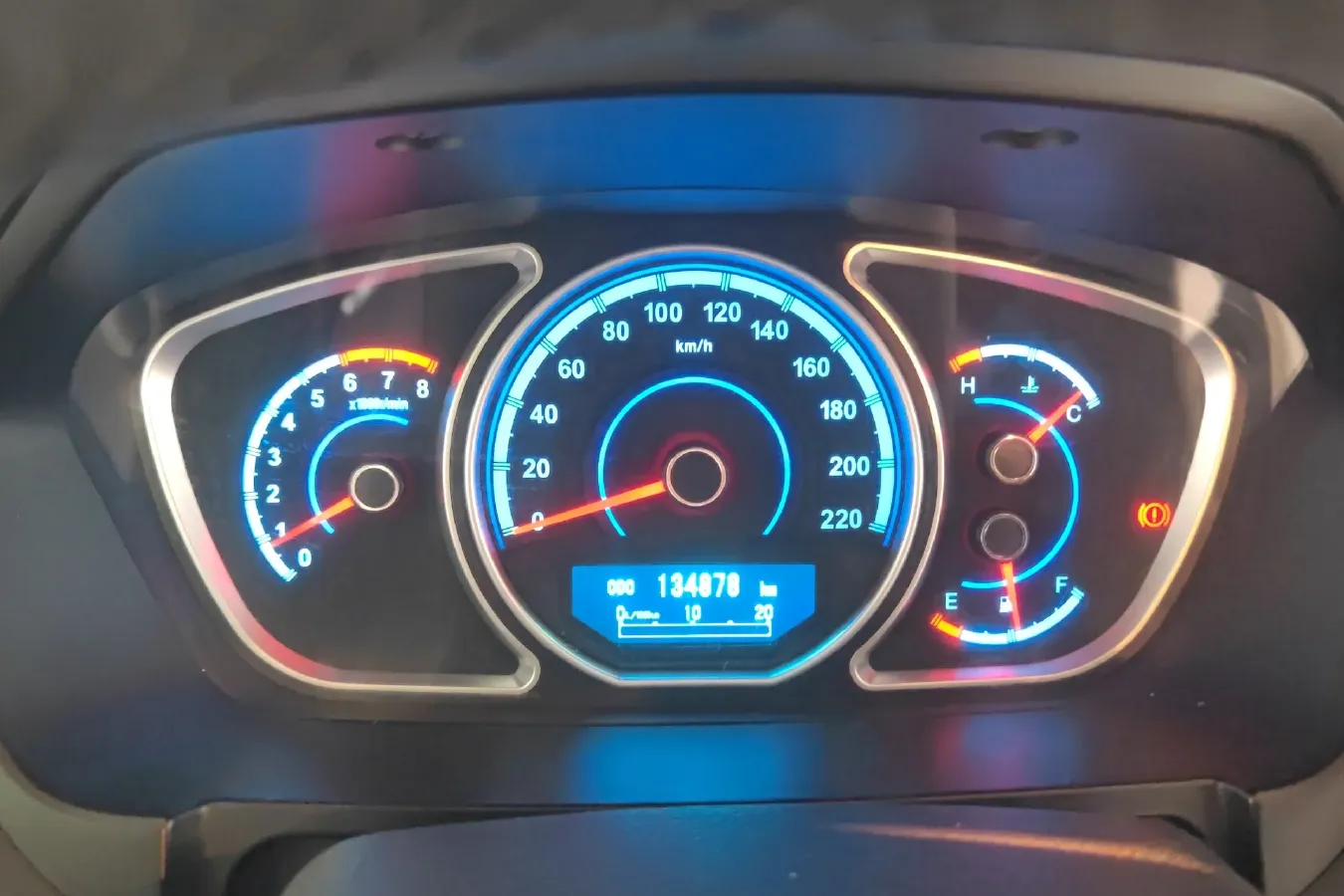 2013 HaiMa S7 2.0L 150HP L4 5MT,autocango,china used car exporter,china ev exporter,chinese used car exporter,chinese used ev exporter