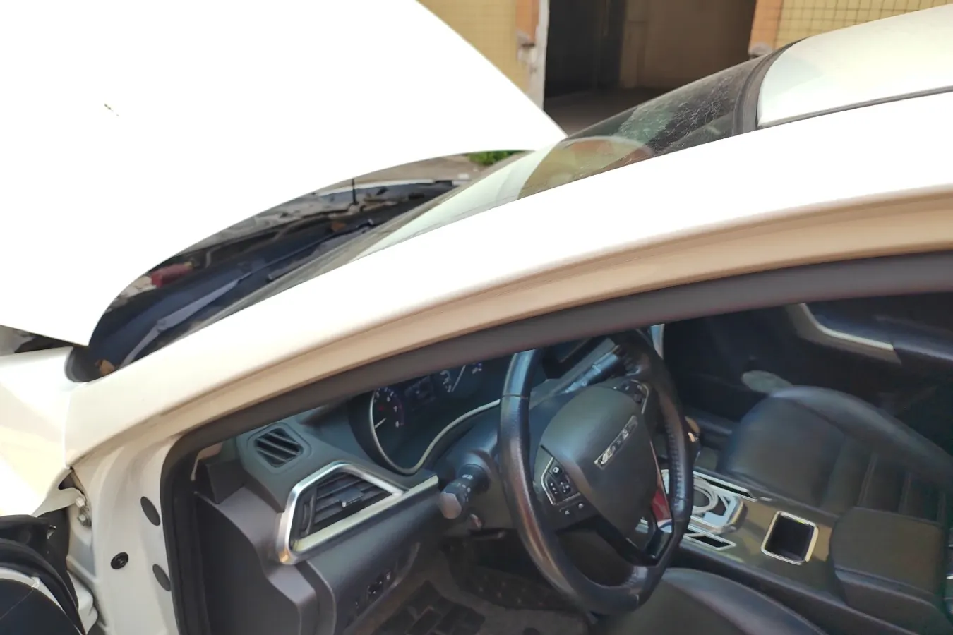 2017 Venucia T90 2.0L 144HP L4 CVT,autocango,china used car exporter,china ev exporter,chinese used car exporter,chinese used ev exporter